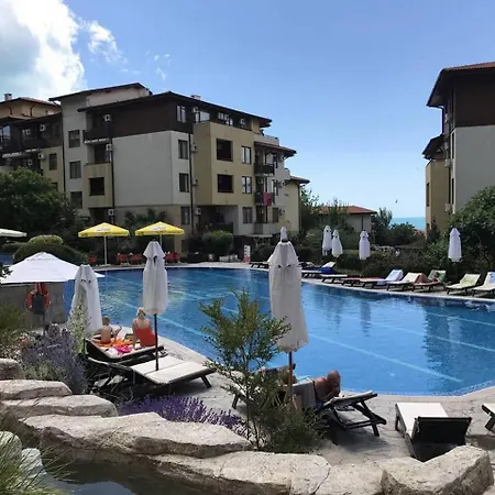- Garden Of Eden Apartament *